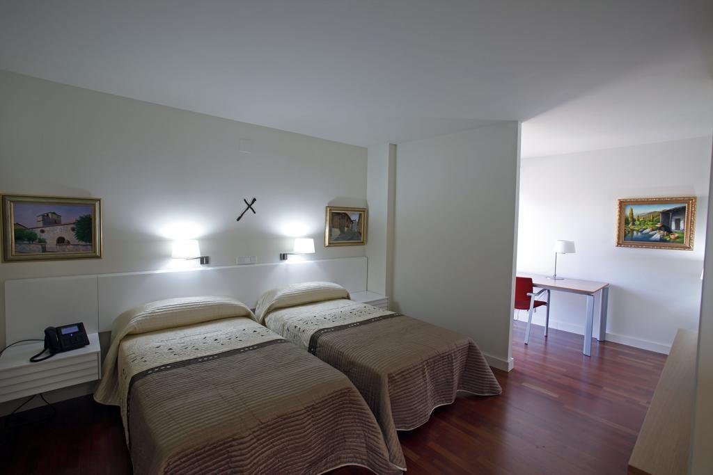 Posada San Juan De La Cruz Fontiveros Pokój zdjęcie